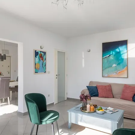Tranquil Apartment *